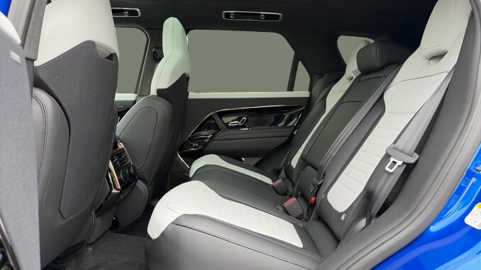 Land Rover Range Rover Sport 4.4 P635 V8 SV Ultimate Edition 5dr Auto Petrol Estate - Image 4